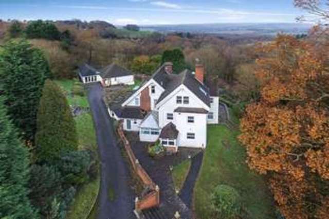 outside look Image of 6 Bedroom Detached For Sale at Pound Green Buxted UCKFIELD, TN22 4PH Image of outside look